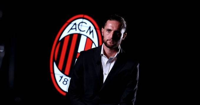 拉比奥特:我本可以去有欧冠踢的球队,但他们都没有夺冠的雄心 拉比奥特:我本可以去有欧冠踢的球队,但他们都没有夺冠的雄心