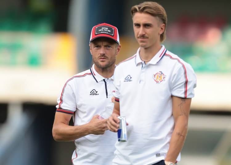 赛前三罐红牛38岁瓦尔迪上演意甲首秀,队友模仿其赛前喝红牛 赛前三罐红牛38岁瓦尔迪上演意甲首秀,队友模仿其赛前喝红牛