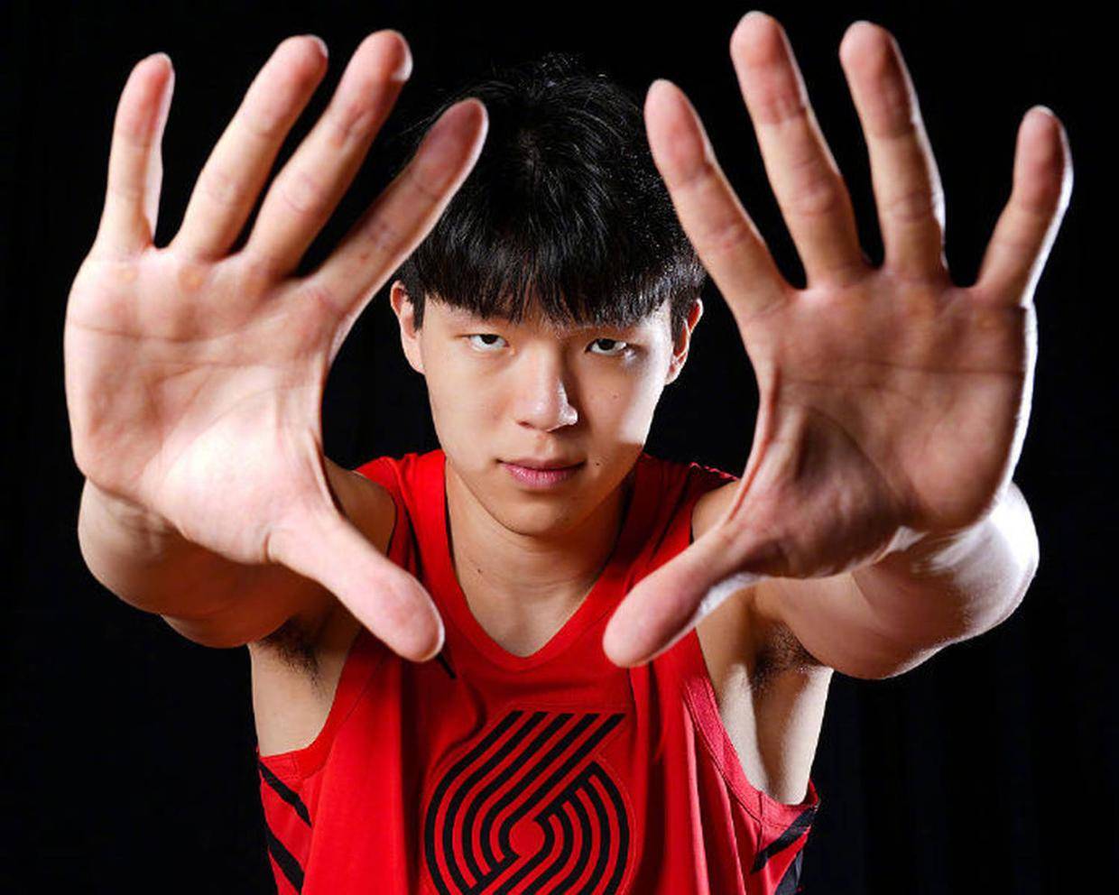 队记:杨瀚森能成为组织核心 管理层喜欢他的传球 队记:杨瀚森能成为组织核心 管理层喜欢他的传球