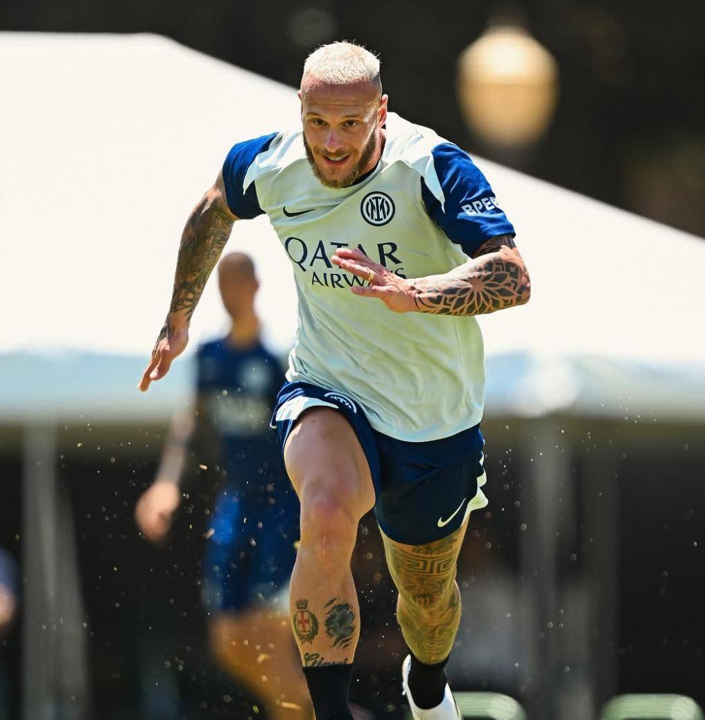 剑指欧冠区!国米新帅“魔鬼赛程”出狠招豪赌,功勋索默首发不保? 剑指欧冠区!国米新帅“魔鬼赛程”出狠招豪赌,功勋索默首发不保?