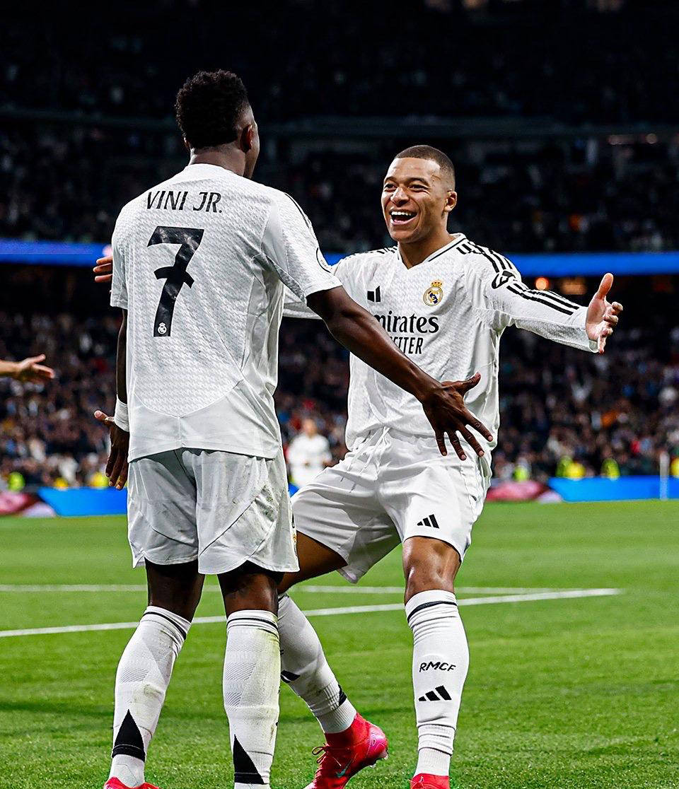 姆巴佩破门,皇马豪取5连胜,稳居西甲榜首 姆巴佩破门,皇马豪取5连胜,稳居西甲榜首