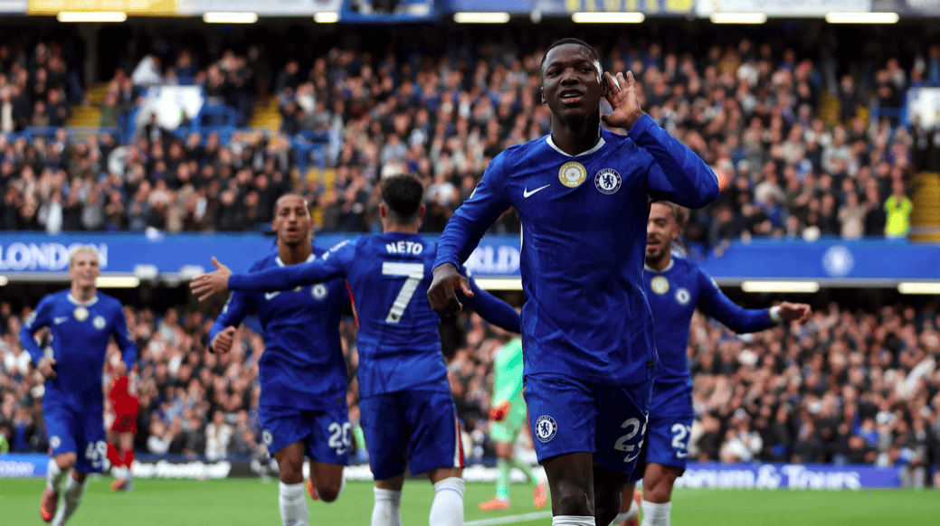 豪门悲喜夜:切尔西2-1绝杀利物浦 拜仁3-0十连胜创造纪录 皇马3-1 豪门悲喜夜:切尔西2-1绝杀利物浦 拜仁3-0十连胜创造纪录 皇马3-1