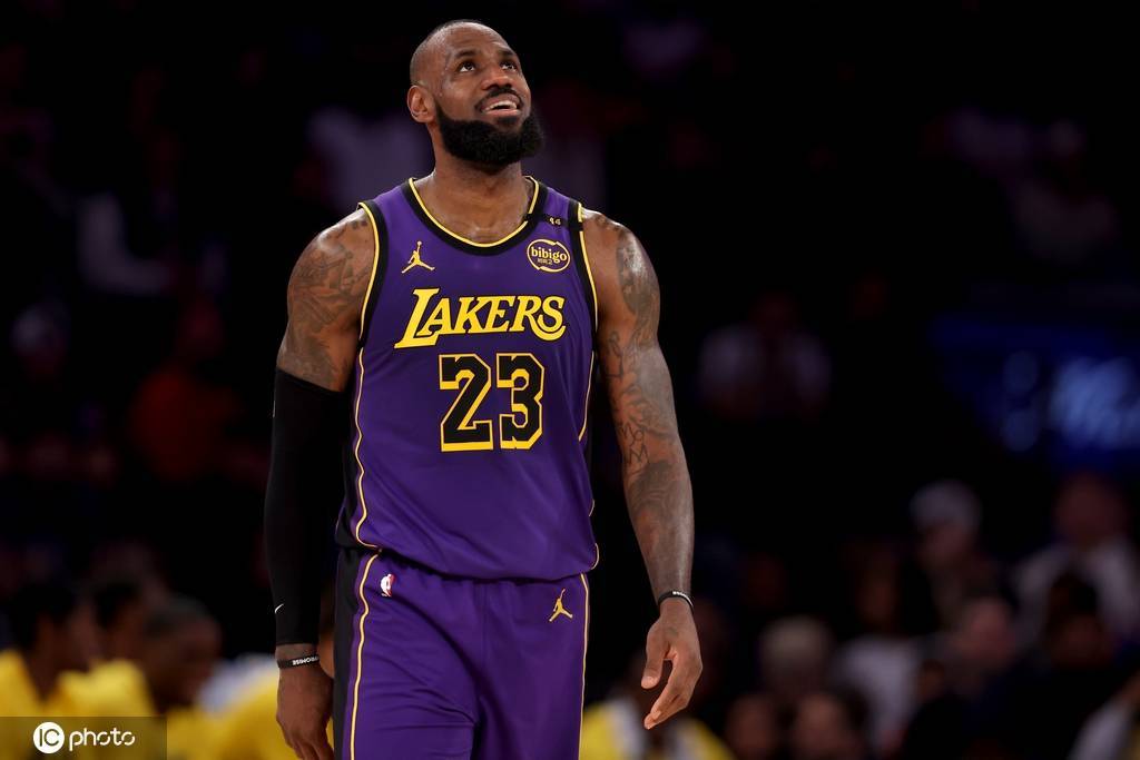 詹姆斯预计缺席整个季前赛 目标出战常规赛揭幕战 詹姆斯预计缺席整个季前赛 目标出战常规赛揭幕战