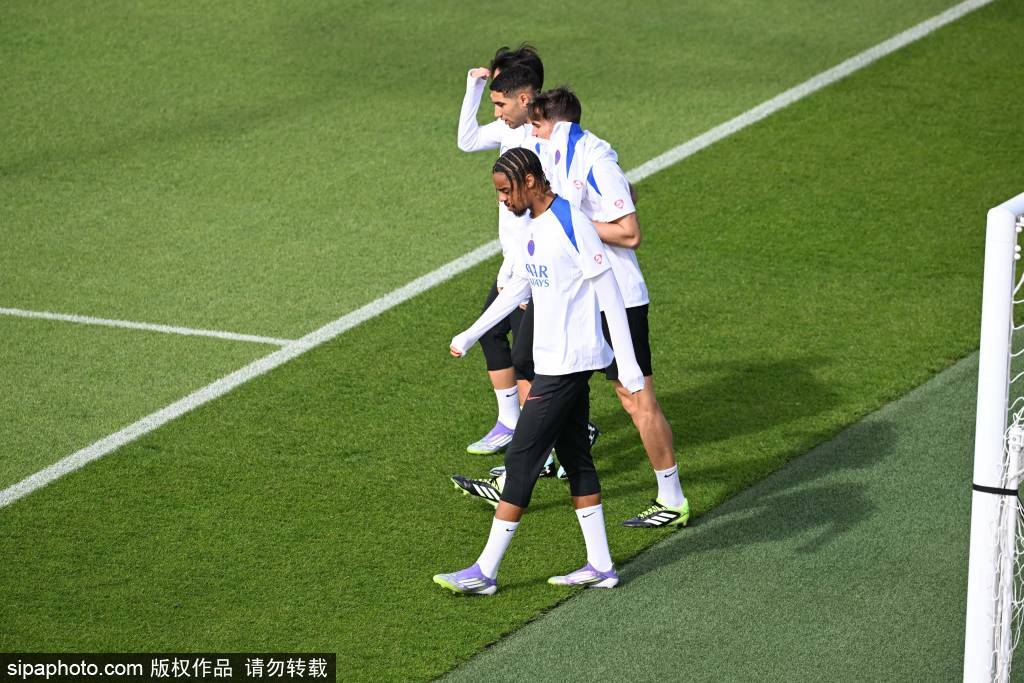 法甲U21球员身价榜:杜埃与若昂-内维斯并肩高歌,巴黎圣日耳曼引领年轻力量 法甲U21球员身价榜:杜埃与若昂-内维斯并肩高歌,巴黎圣日耳曼引领年轻力量