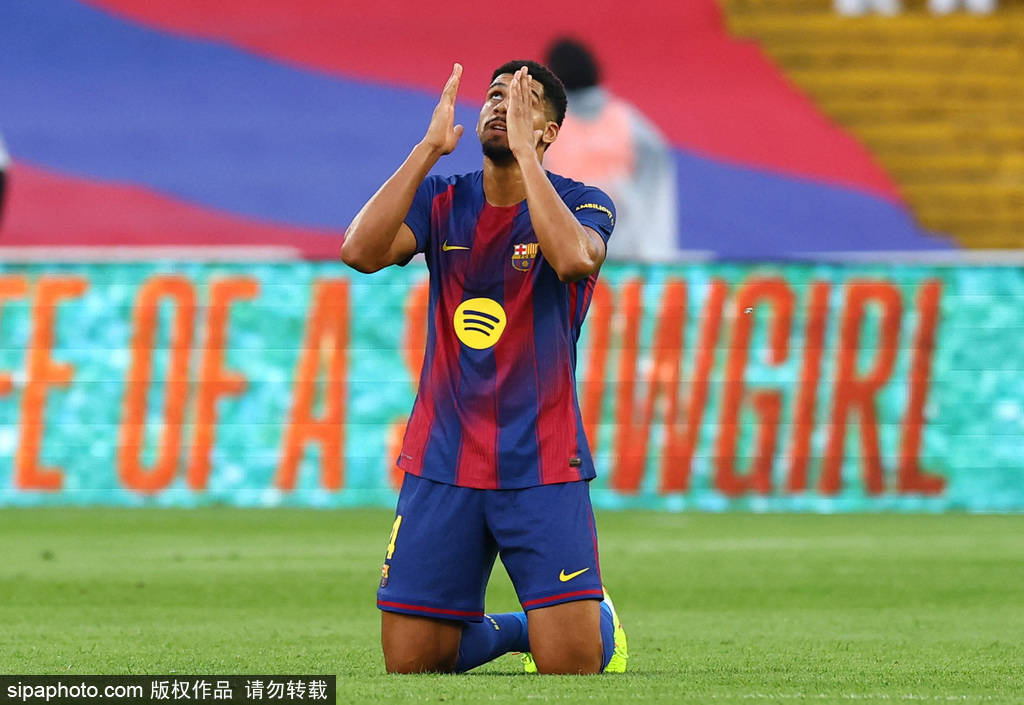 西甲-阿劳霍当中锋读秒绝杀 佩德里破门巴萨2-1赫罗纳 西甲-阿劳霍当中锋读秒绝杀 佩德里破门巴萨2-1赫罗纳