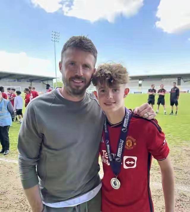 疯了!1.2亿欧转会豪赌+3大新星压阵,AC米兰这波操作能冲冠吗? 疯了!1.2亿欧转会豪赌+3大新星压阵,AC米兰这波操作能冲冠吗?