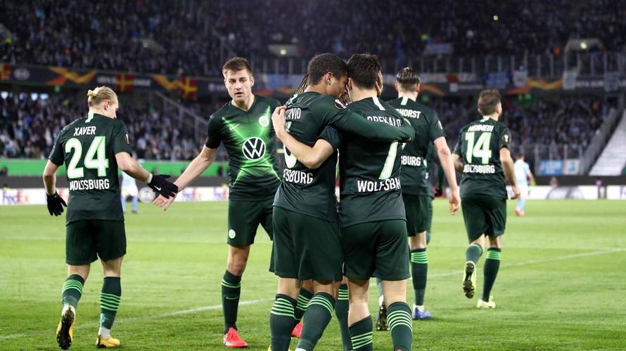 德甲保级生死战!汉堡主场硬撼沃夫斯堡,谁能逃离降级泥潭? 德甲保级生死战!汉堡主场硬撼沃夫斯堡,谁能逃离降级泥潭?