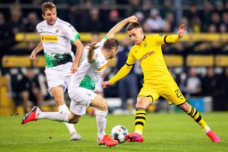 德甲底蕴碰客场虫!门兴主场围剿卡尔斯鲁厄,德国杯能否破荒? 德甲底蕴碰客场虫!门兴主场围剿卡尔斯鲁厄,德国杯能否破荒?